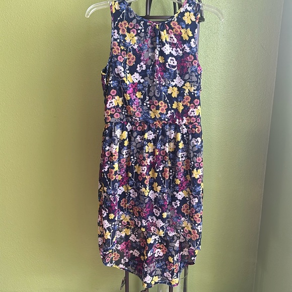 H&M Dresses & Skirts - 💖H&M dark blue floral sleeveless hi/low dress